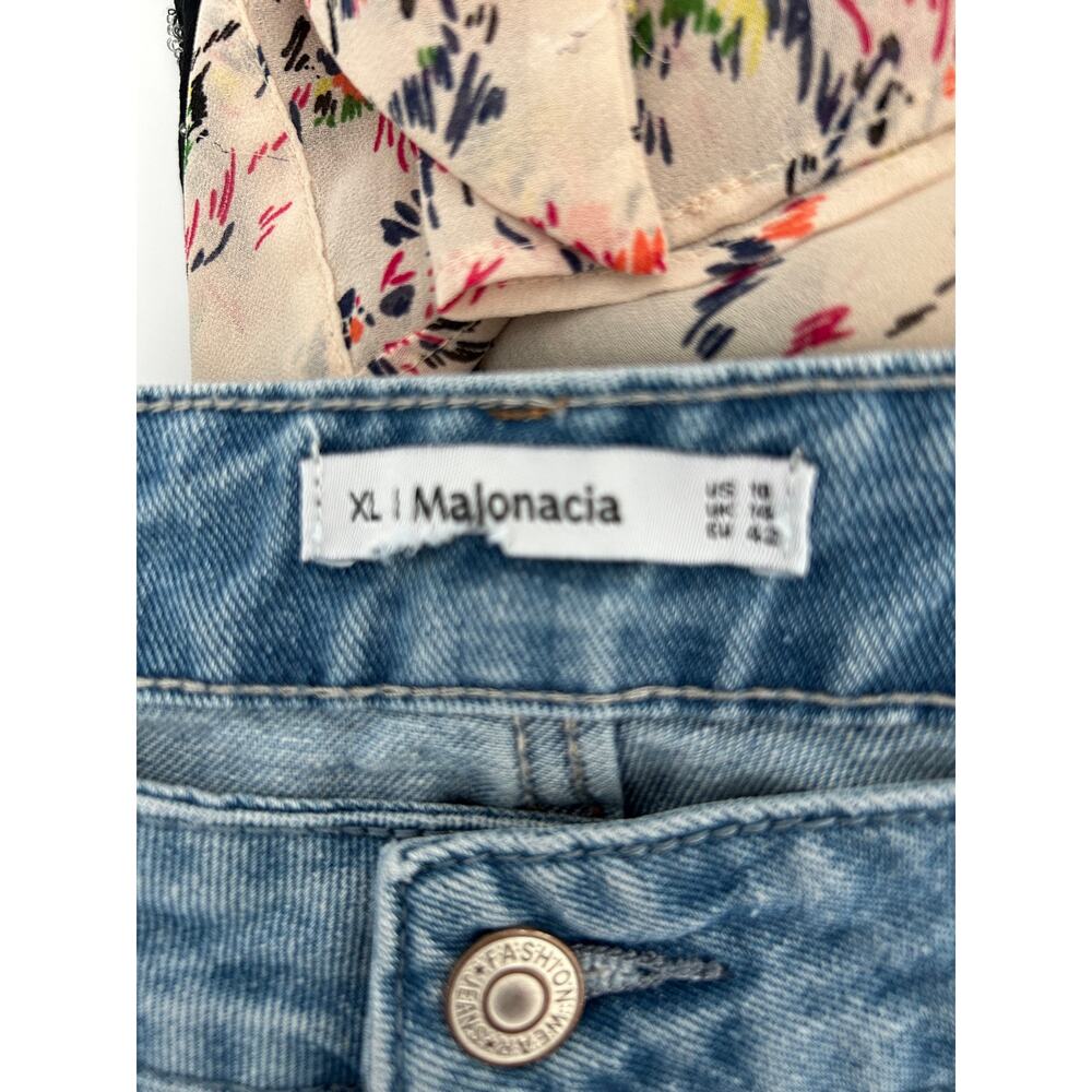 Malonacia Floral Animal Embroidered Distressed Jeans 10 - Picture 9 of 9